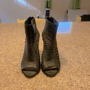 Vince Camuto Krandi Peep Toe Heels